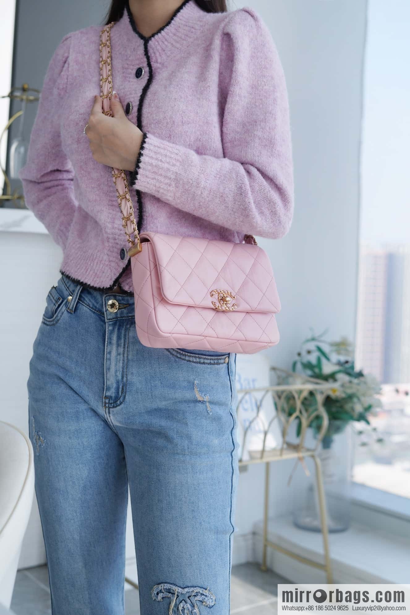 CHANEL 23k autumn and winter series 19 wide shoulder strap cover bag AS4423 pink