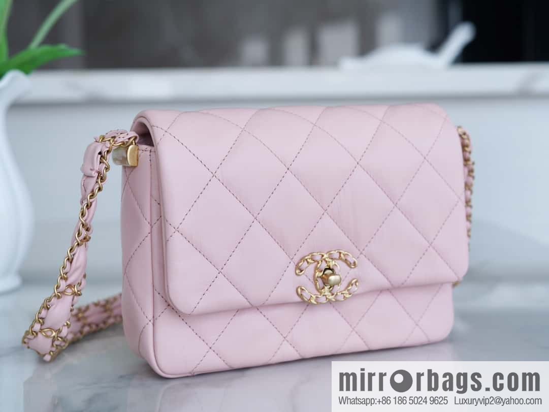 CHANEL 23k autumn and winter series 19 wide shoulder strap cover bag AS4423 pink