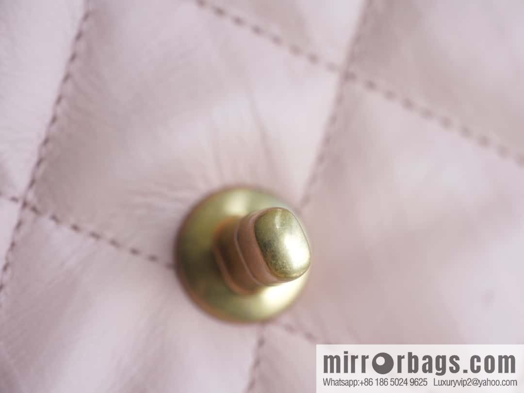 CHANEL 23k autumn and winter series 19 wide shoulder strap cover bag AS4423 pink