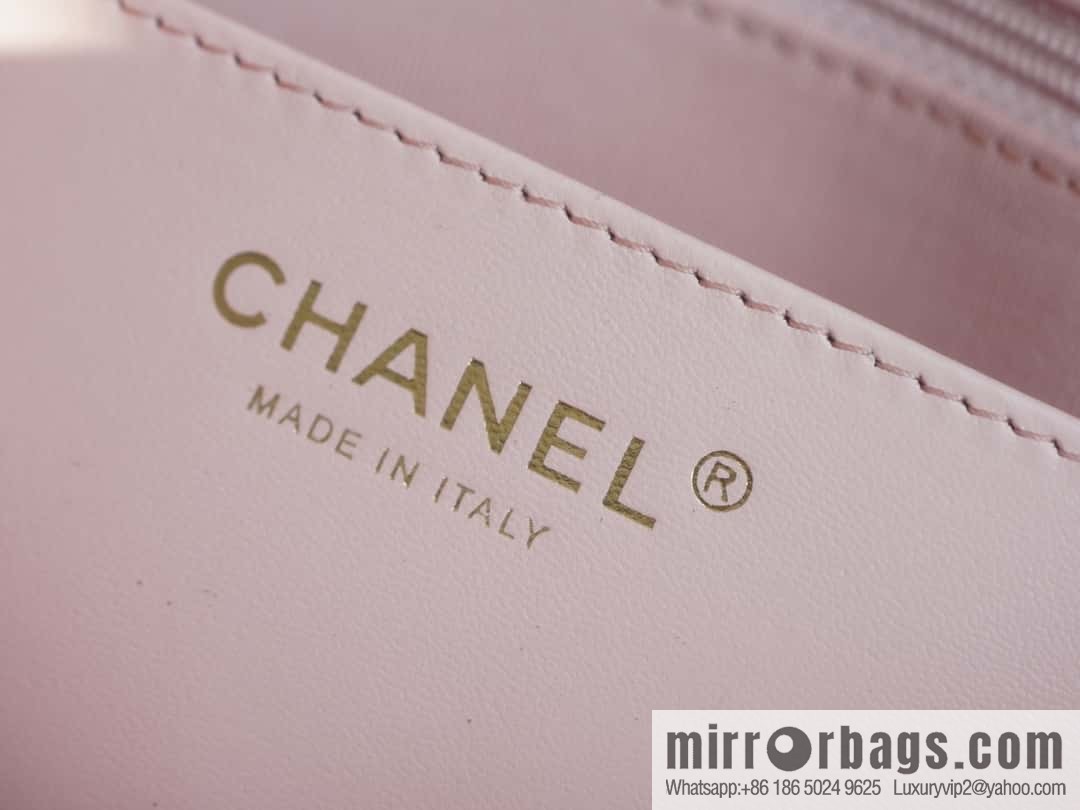 CHANEL 23k autumn and winter series 19 wide shoulder strap cover bag AS4423 pink