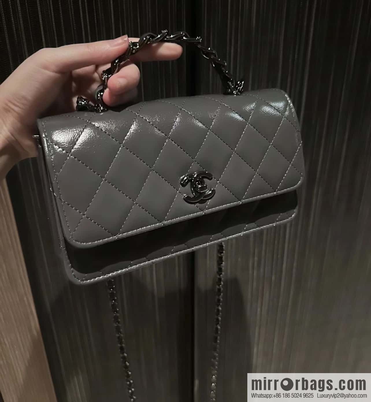 CHANEL 23K new rhinestone handle organ AP3645 dark gray