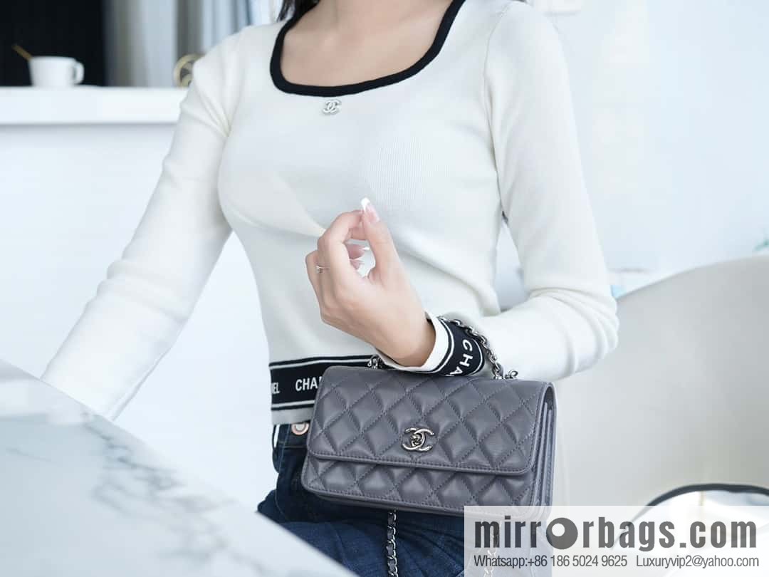 CHANEL 23K new rhinestone handle organ AP3645 dark gray