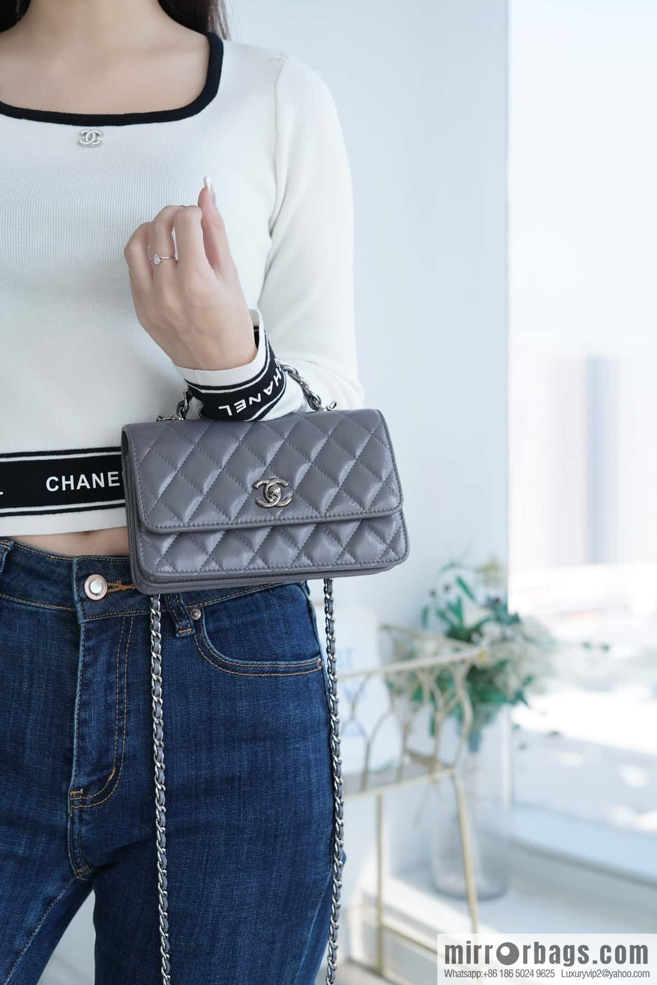 CHANEL 23K new rhinestone handle organ AP3645 dark gray