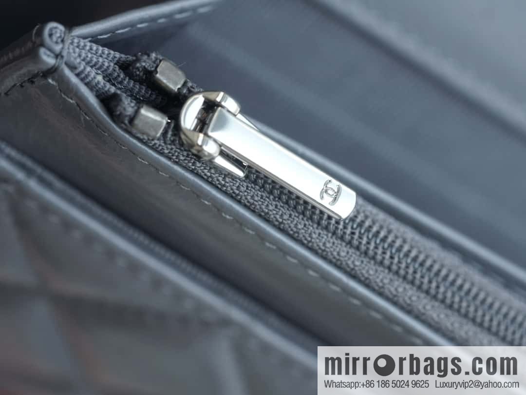 CHANEL 23K new rhinestone handle organ AP3645 dark gray