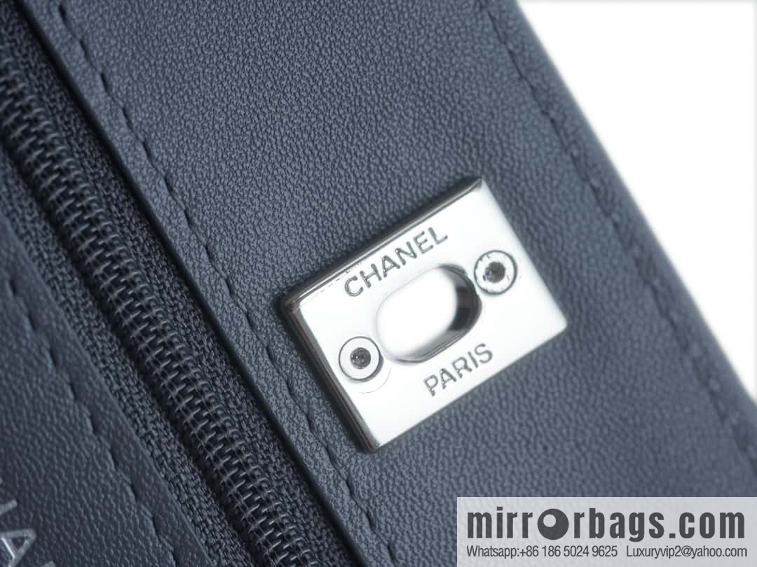 CHANEL 23K new rhinestone handle organ AP3645 dark gray