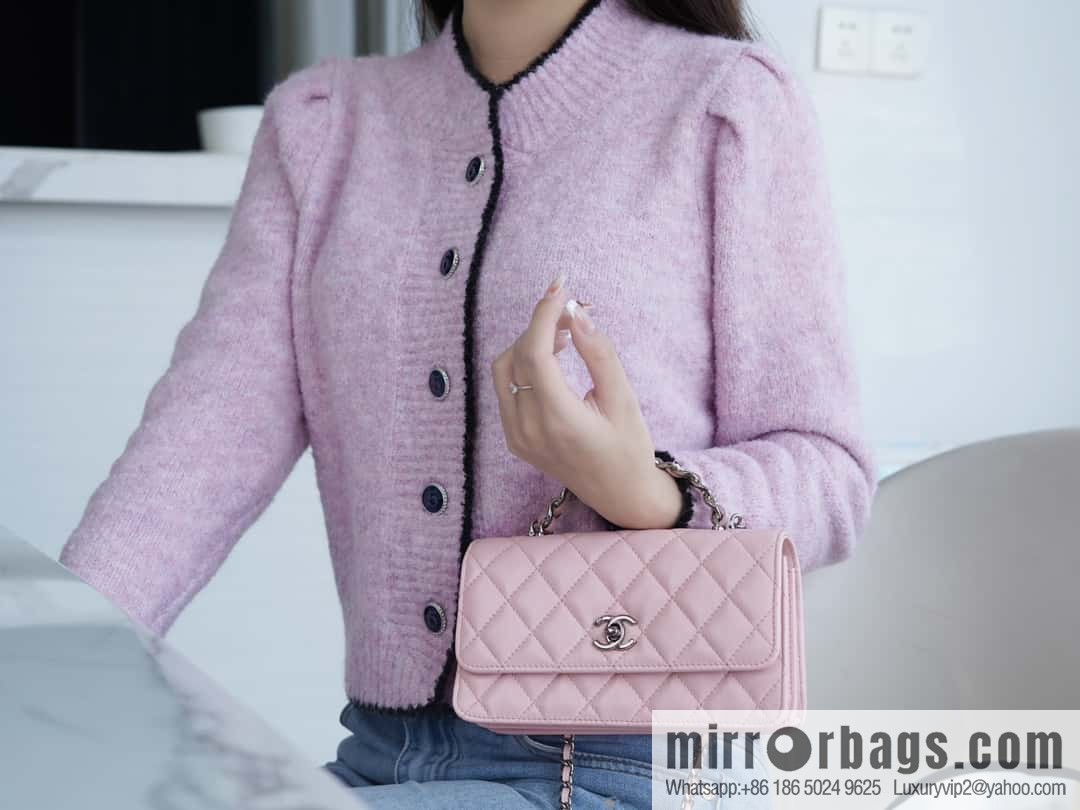 CHANEL 23K new rhinestone handle organ AP3645 pink