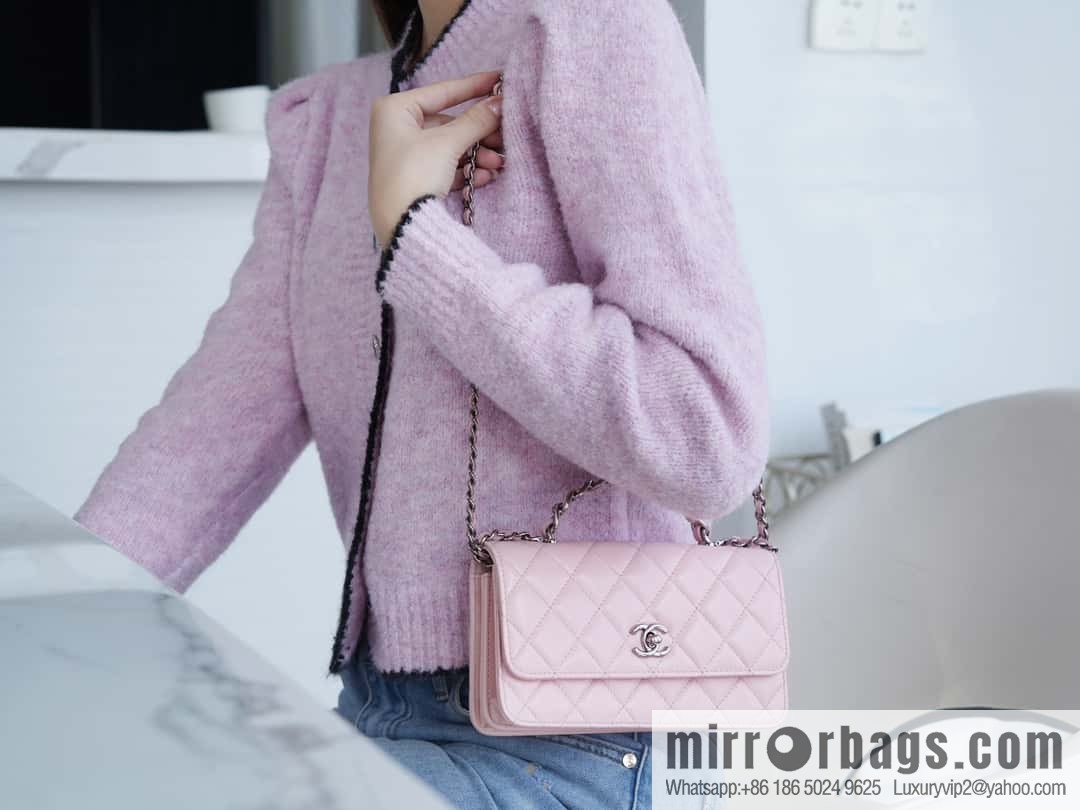 CHANEL 23K new rhinestone handle organ AP3645 pink
