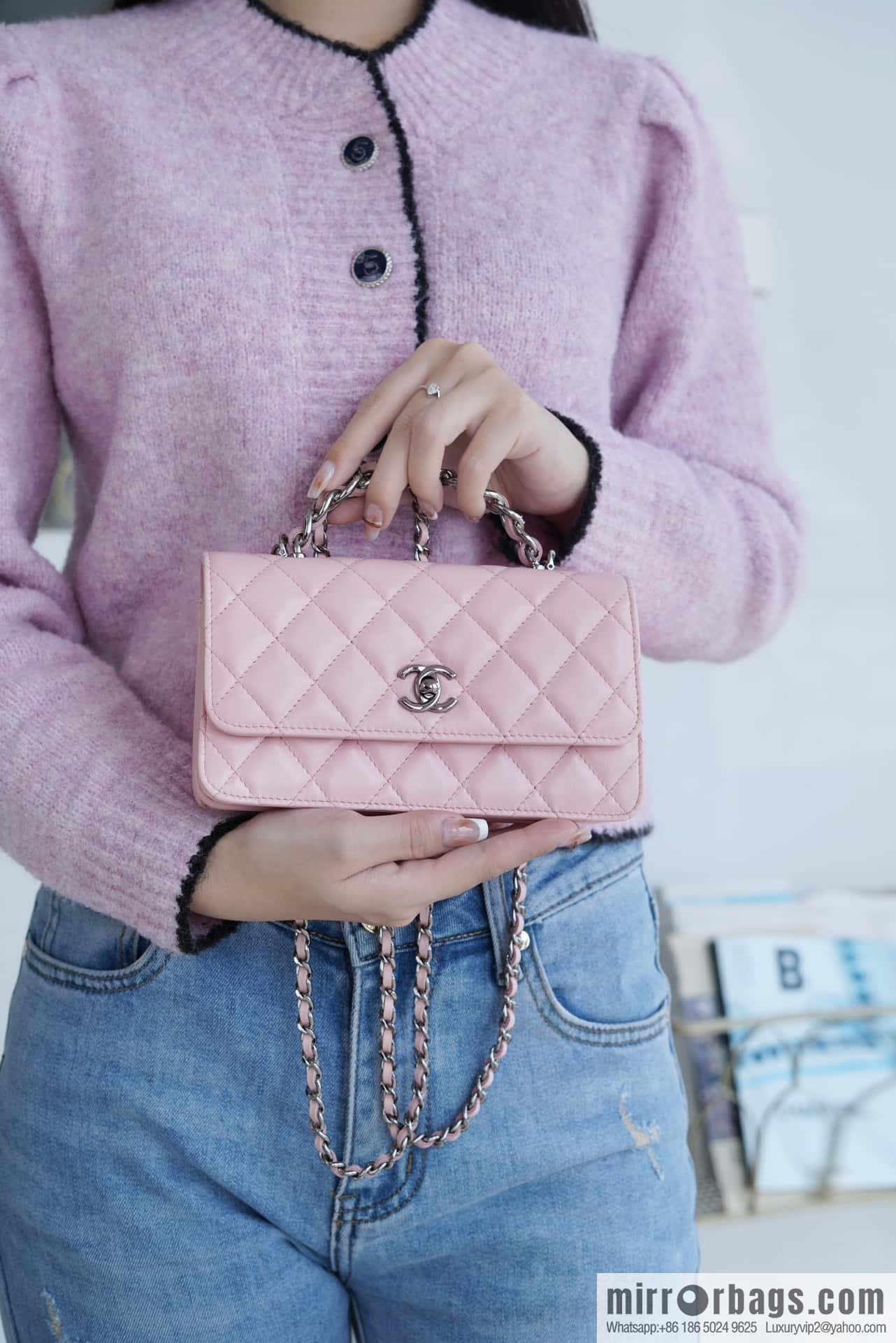 CHANEL 23K new rhinestone handle organ AP3645 pink