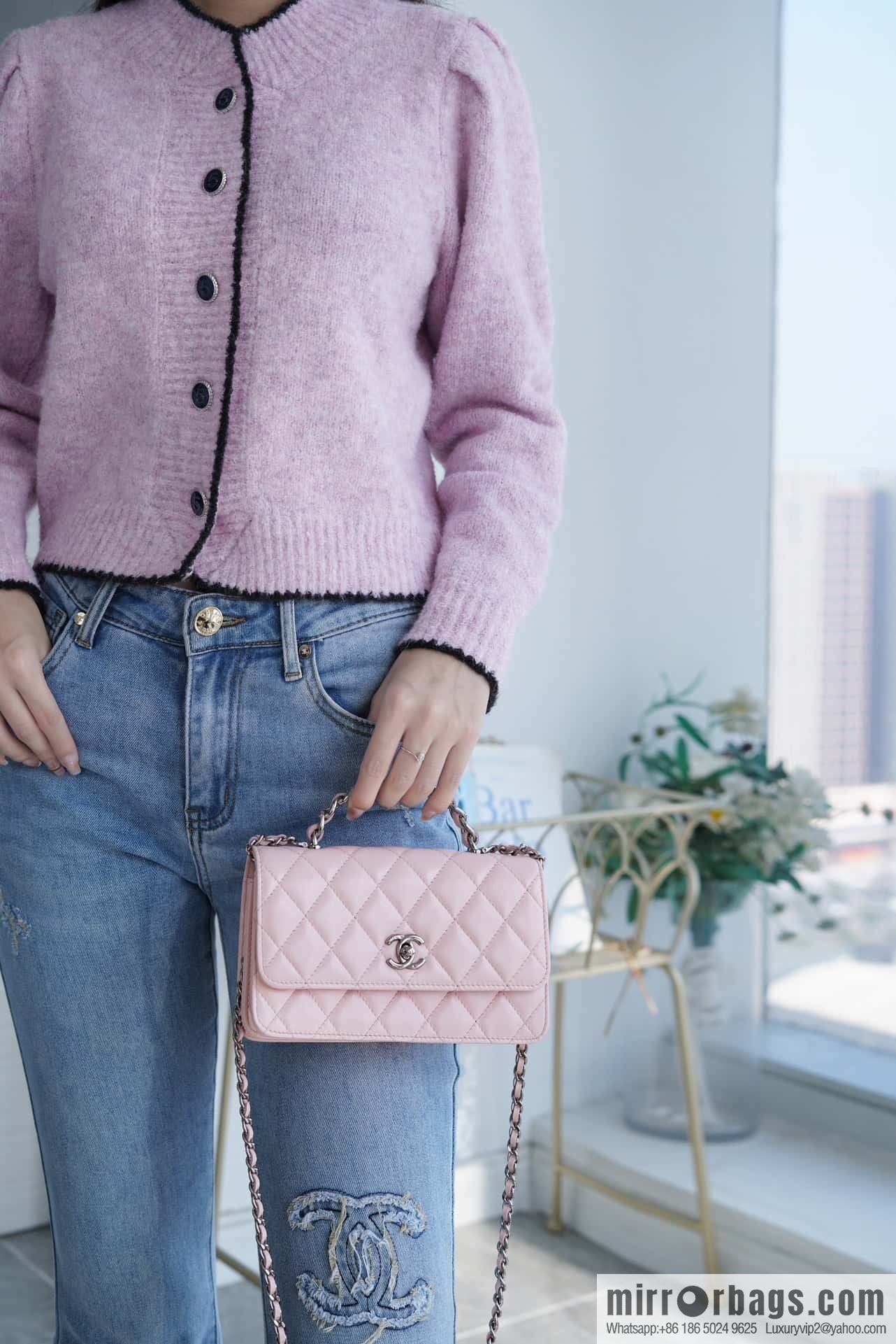 CHANEL 23K new rhinestone handle organ AP3645 pink