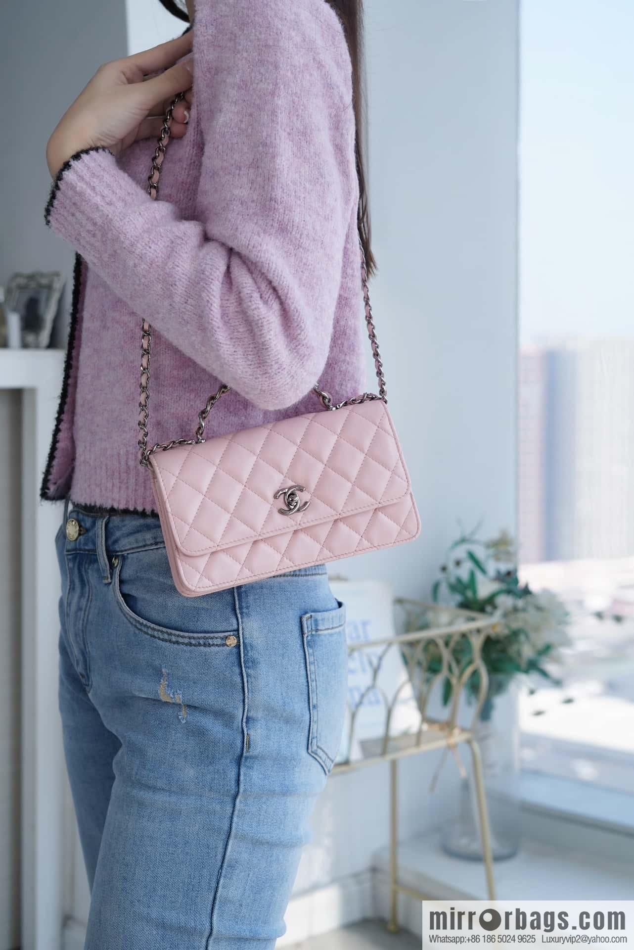 CHANEL 23K new rhinestone handle organ AP3645 pink