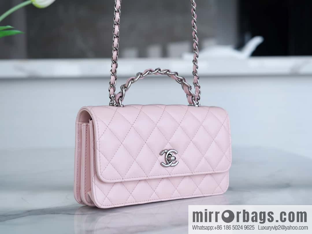 CHANEL 23K new rhinestone handle organ AP3645 pink