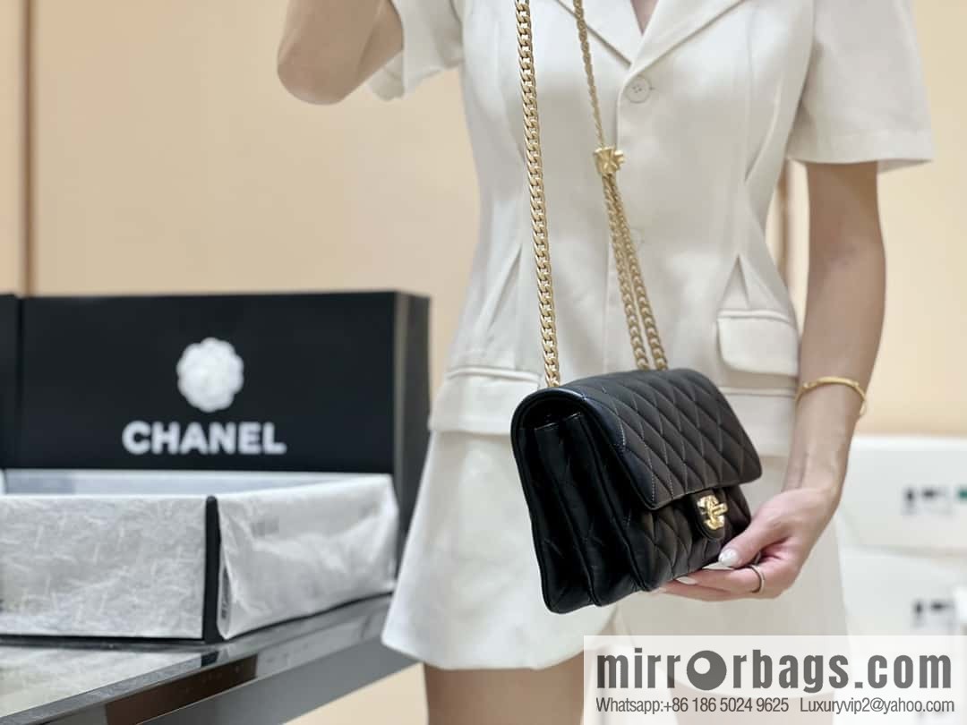 CHANEL 22k autumn and winter high-end ready-to-wear series small gold pillar adjustment bag AS3609