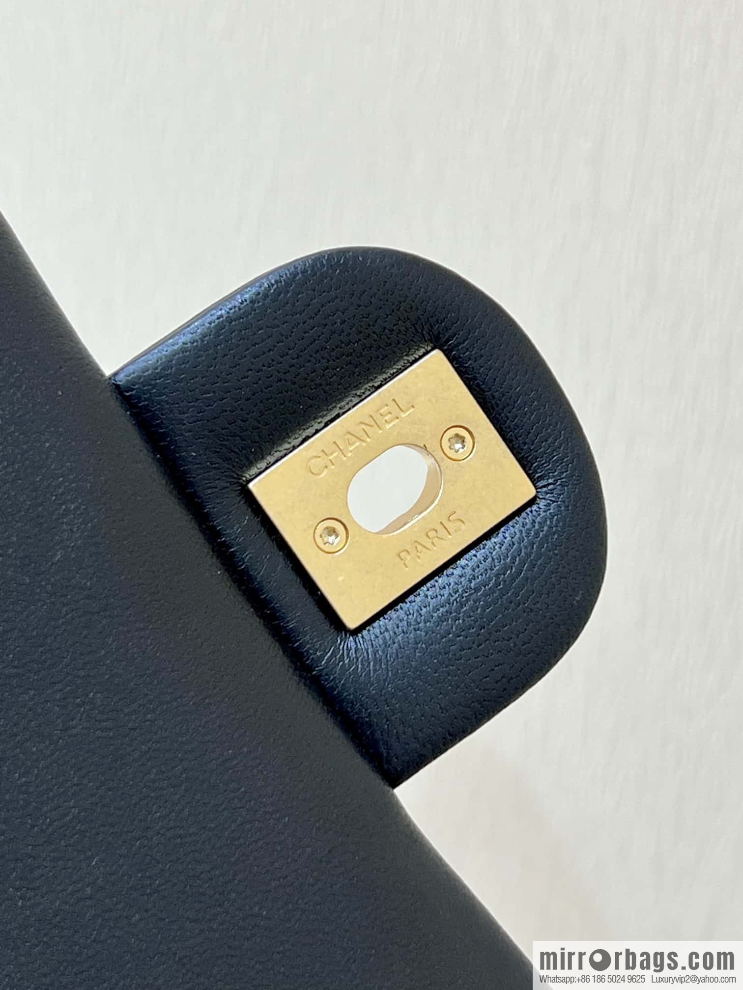CHANEL 22k autumn and winter high-end ready-to-wear series small gold pillar adjustment bag AS3609