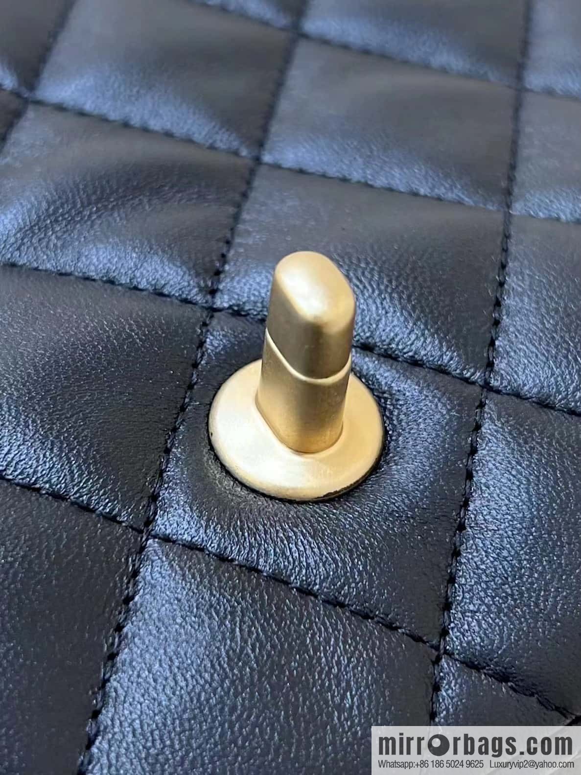 CHANEL 22k autumn and winter high-end ready-to-wear series small gold pillar adjustment bag AS3609