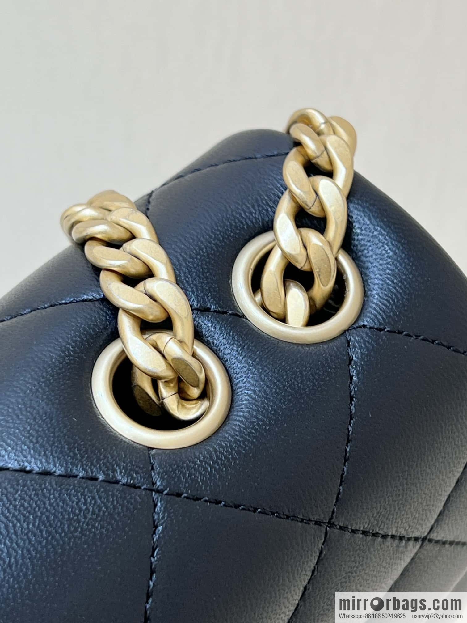 CHANEL 22k autumn and winter high-end ready-to-wear series small gold pillar adjustment bag AS3609