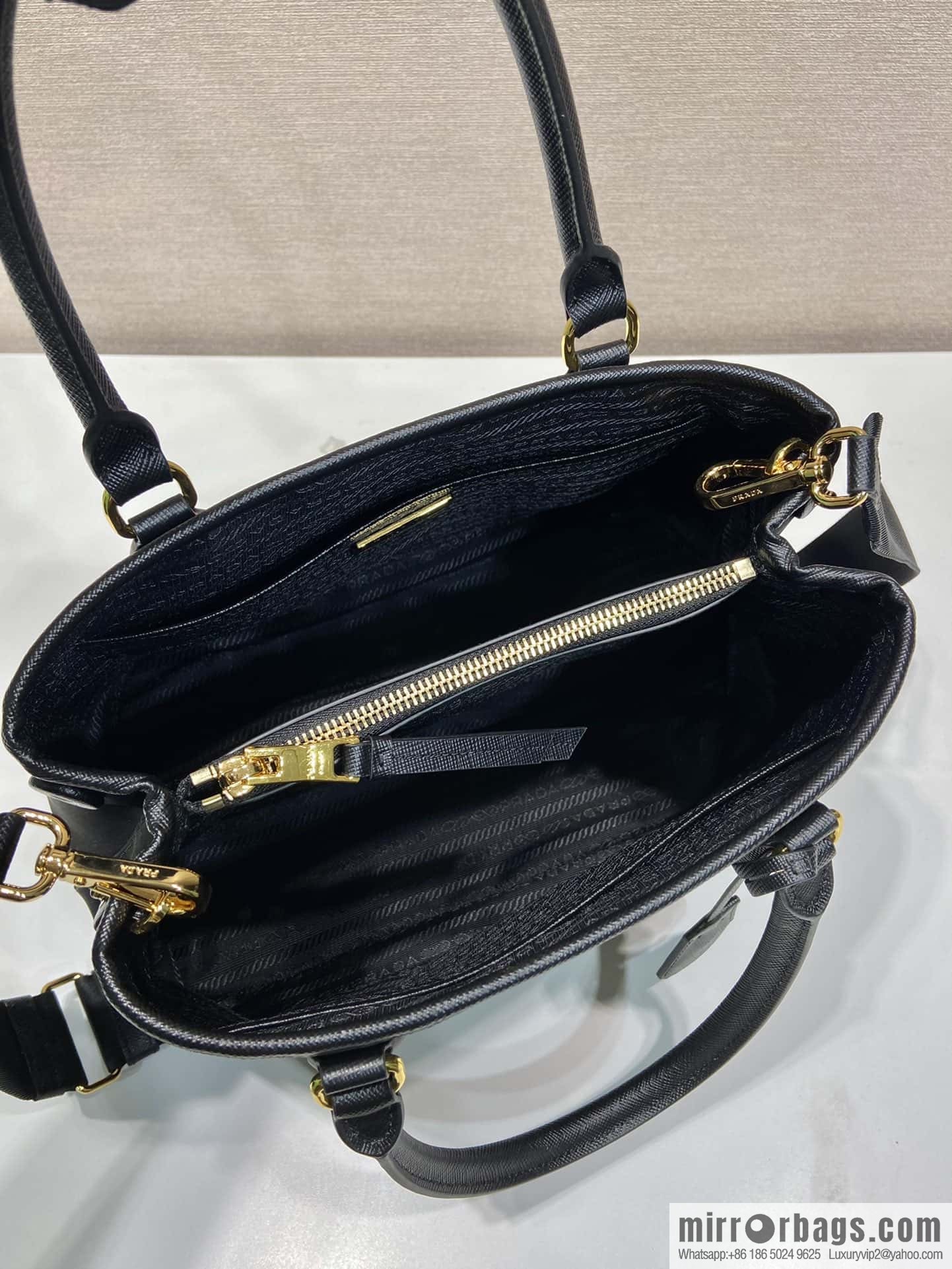 Prada Vintage tote bag 🎉 1BA173 L