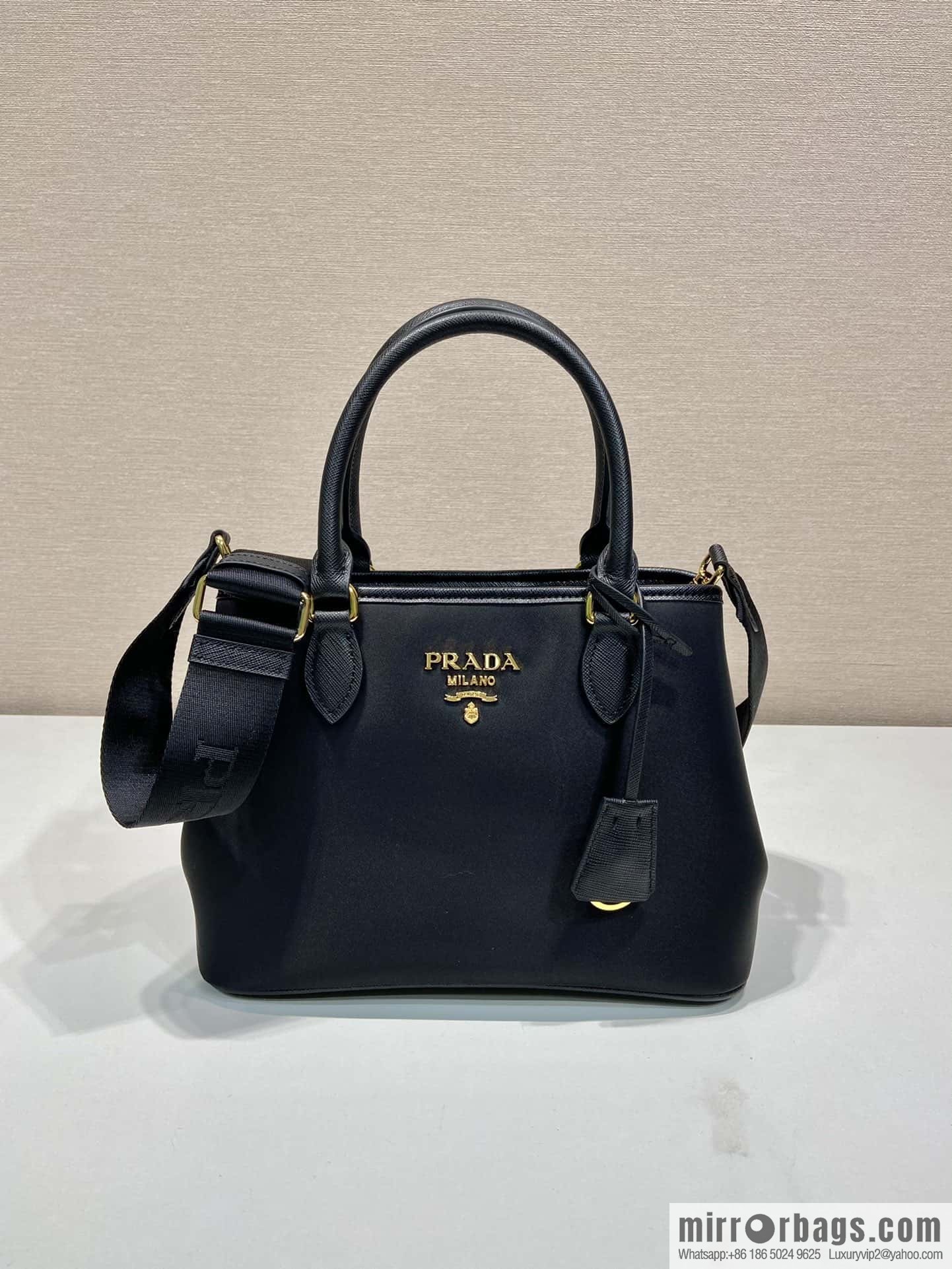 Prada Vintage tote bag 🎉 1BA172 S