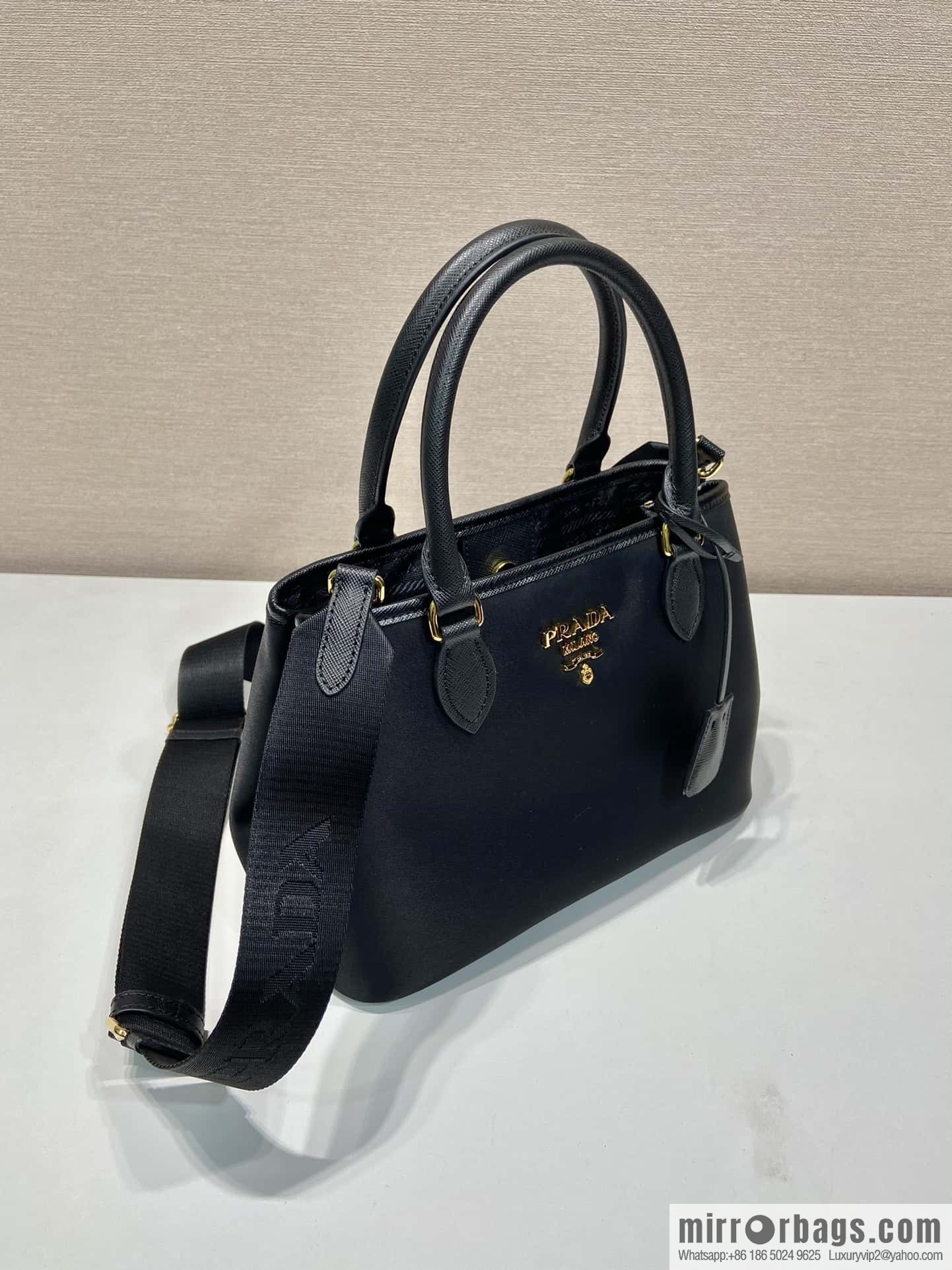 Prada Vintage tote bag 🎉 1BA172 S