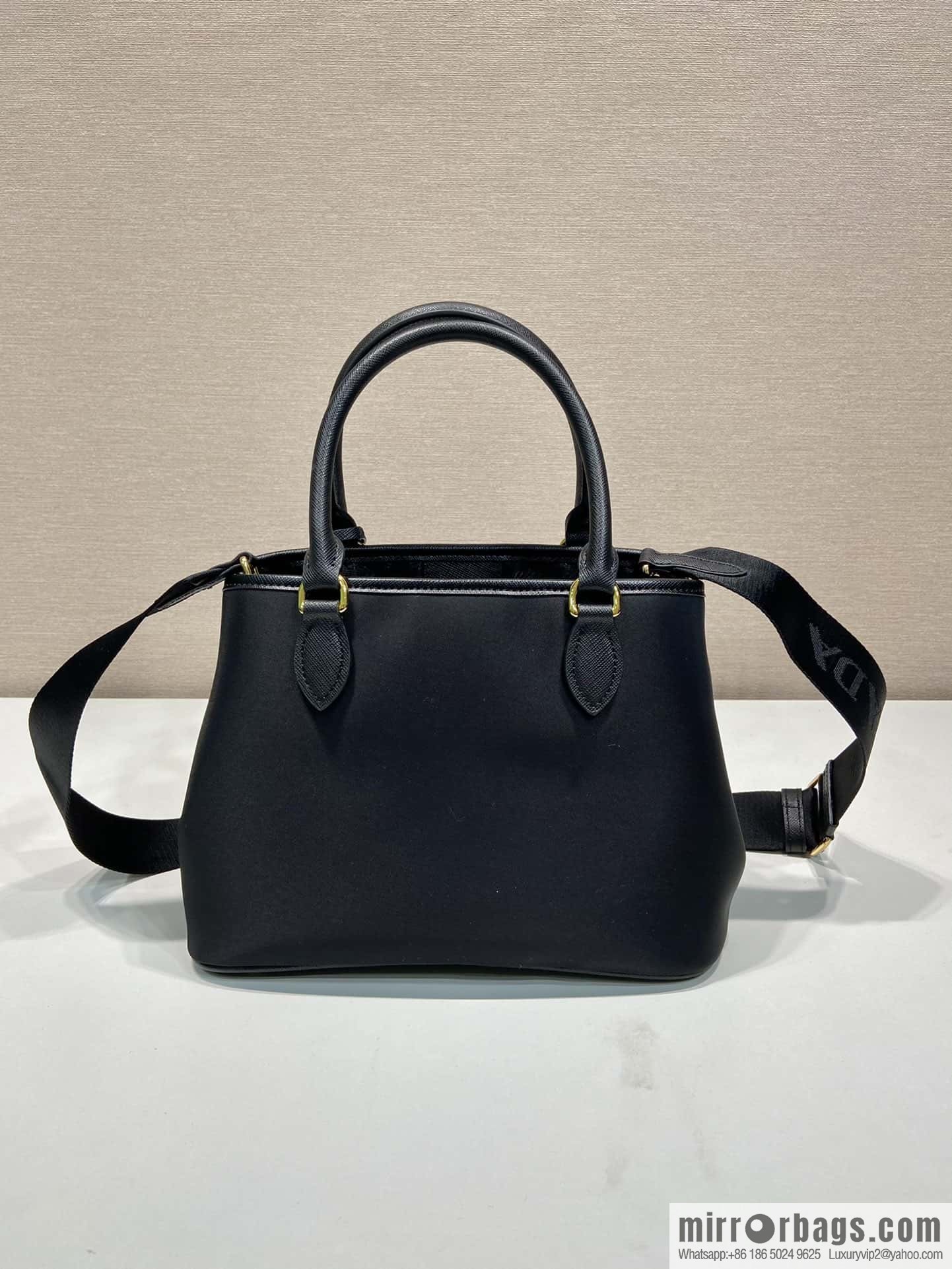 Prada Vintage tote bag 🎉 1BA172 S