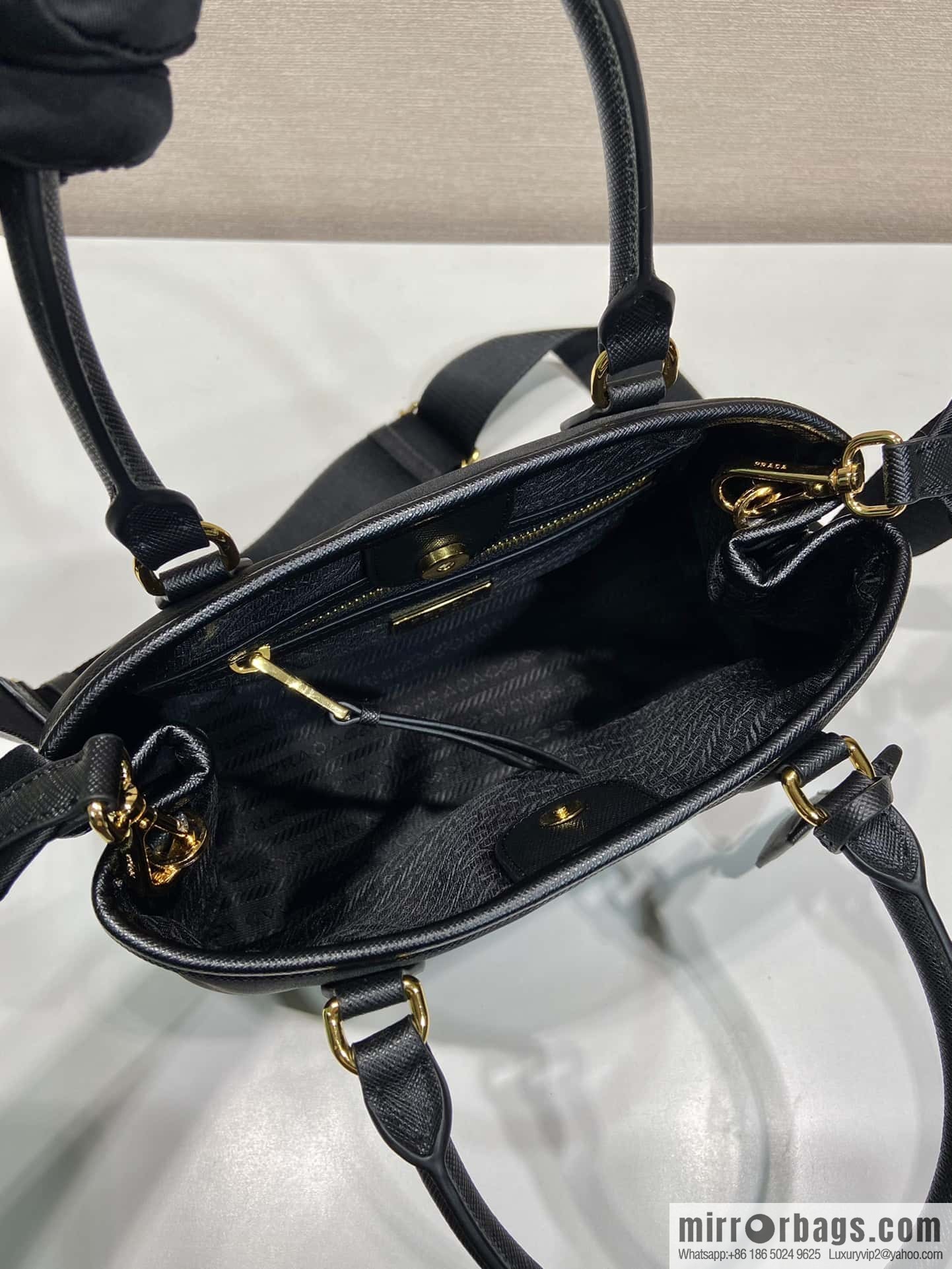Prada Vintage tote bag 🎉 1BA172 S