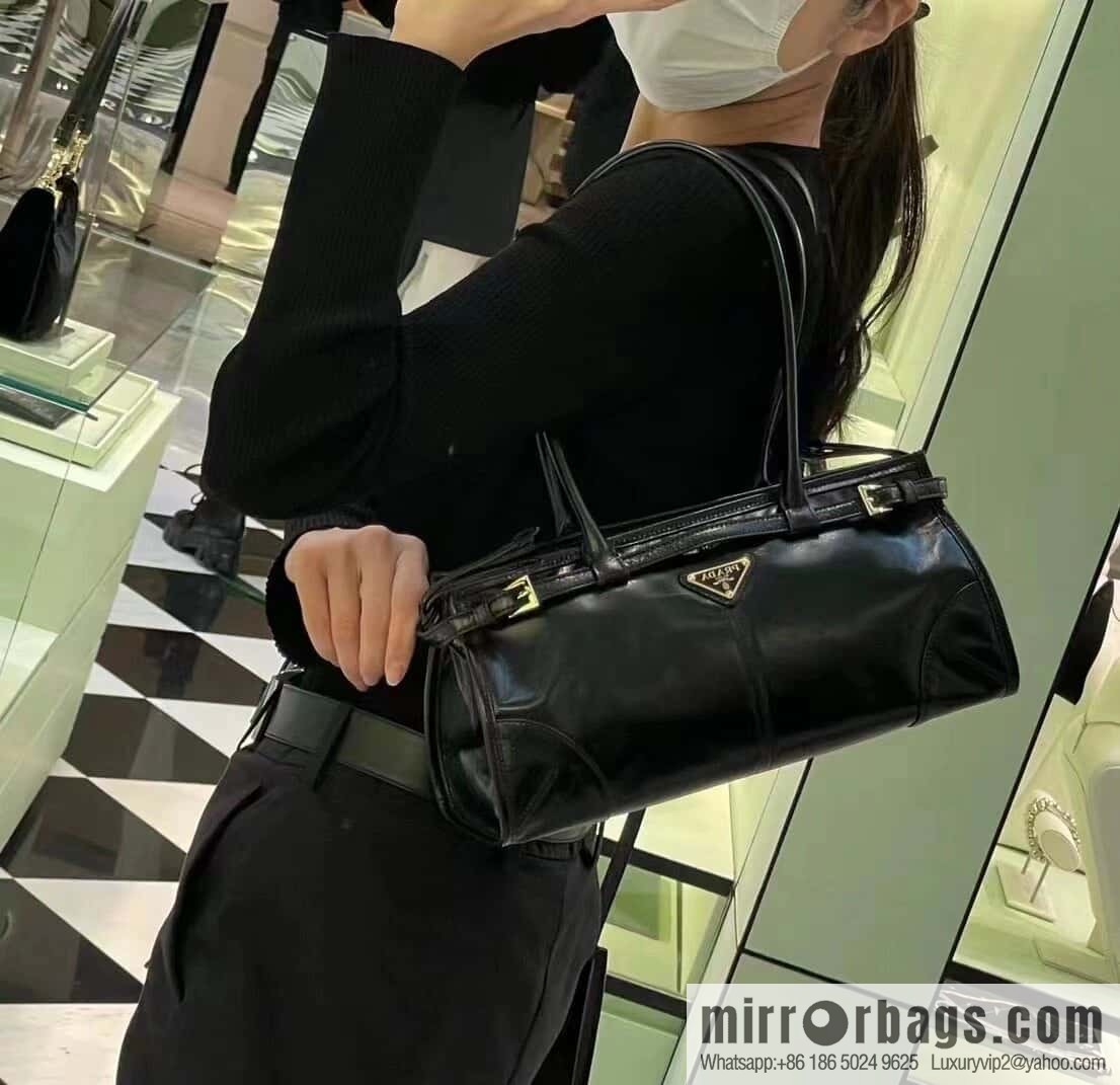 PRADA LusSolf oil wax leather crossbody bag 🎉 1BA426S