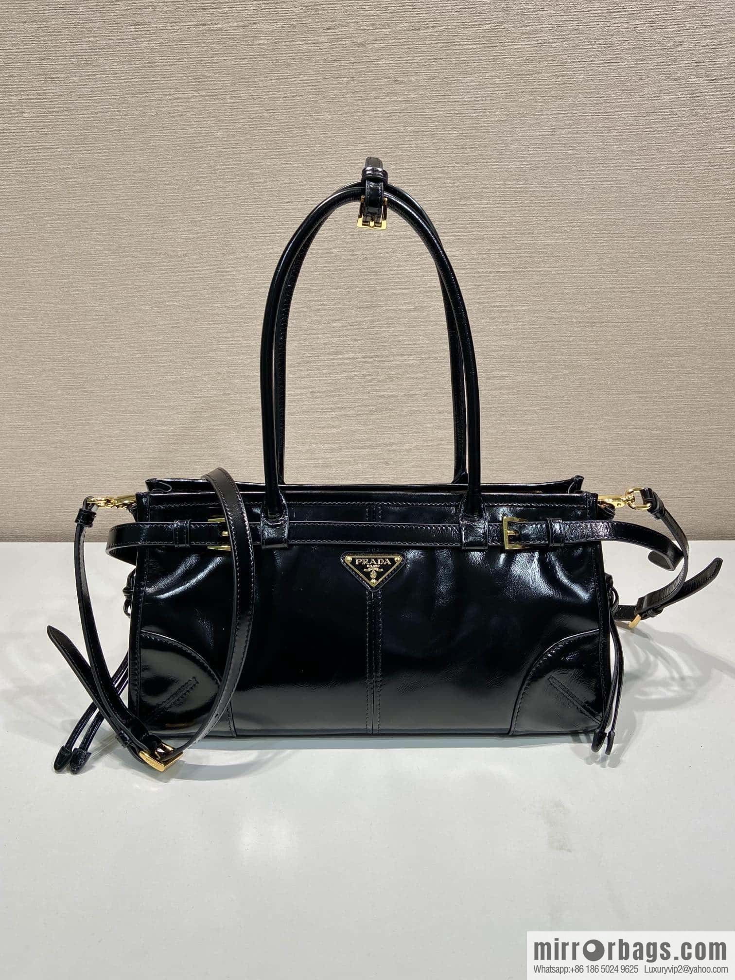 PRADA LusSolf oil wax leather crossbody bag 🎉 1BA426S