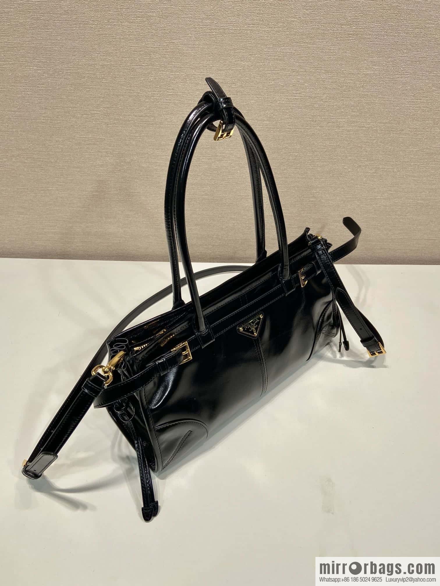 PRADA LusSolf oil wax leather crossbody bag 🎉 1BA426S