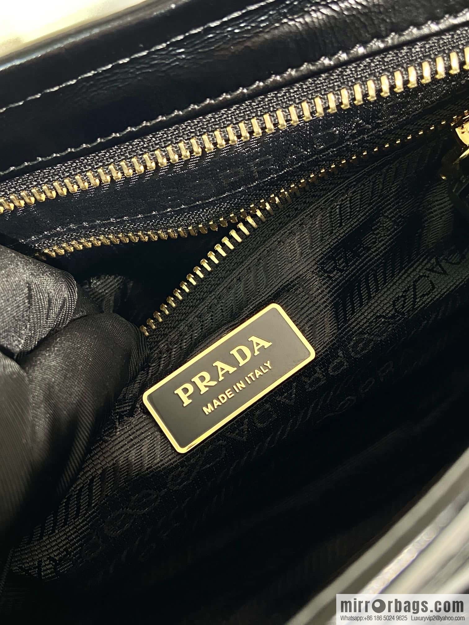 PRADA LusSolf oil wax leather crossbody bag 🎉 1BA426S