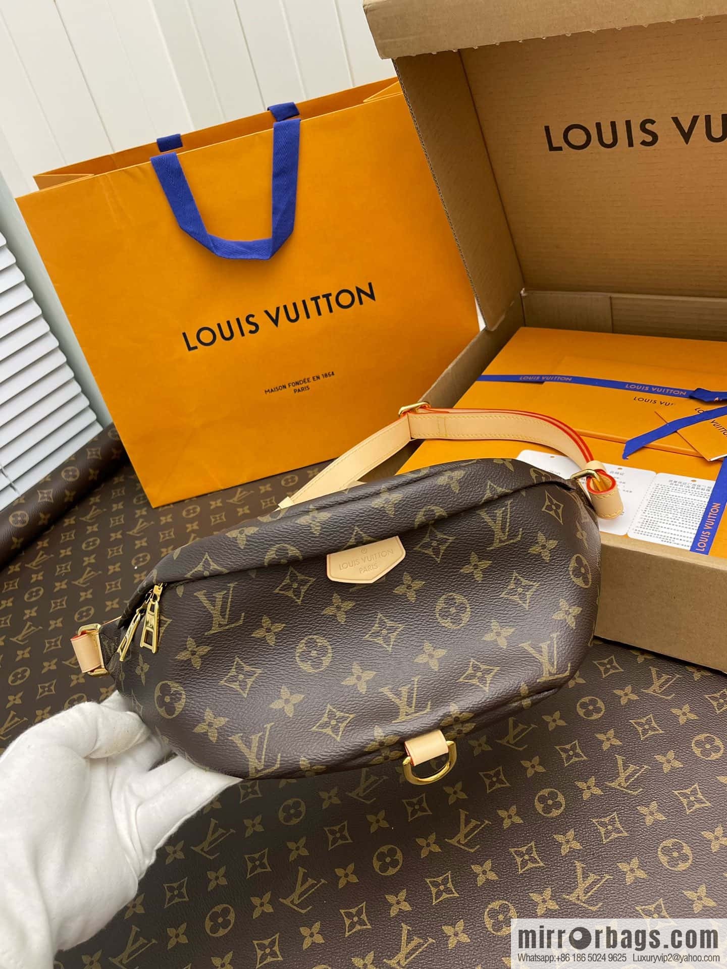 LV BUMBAG monogram fanny pack M43644