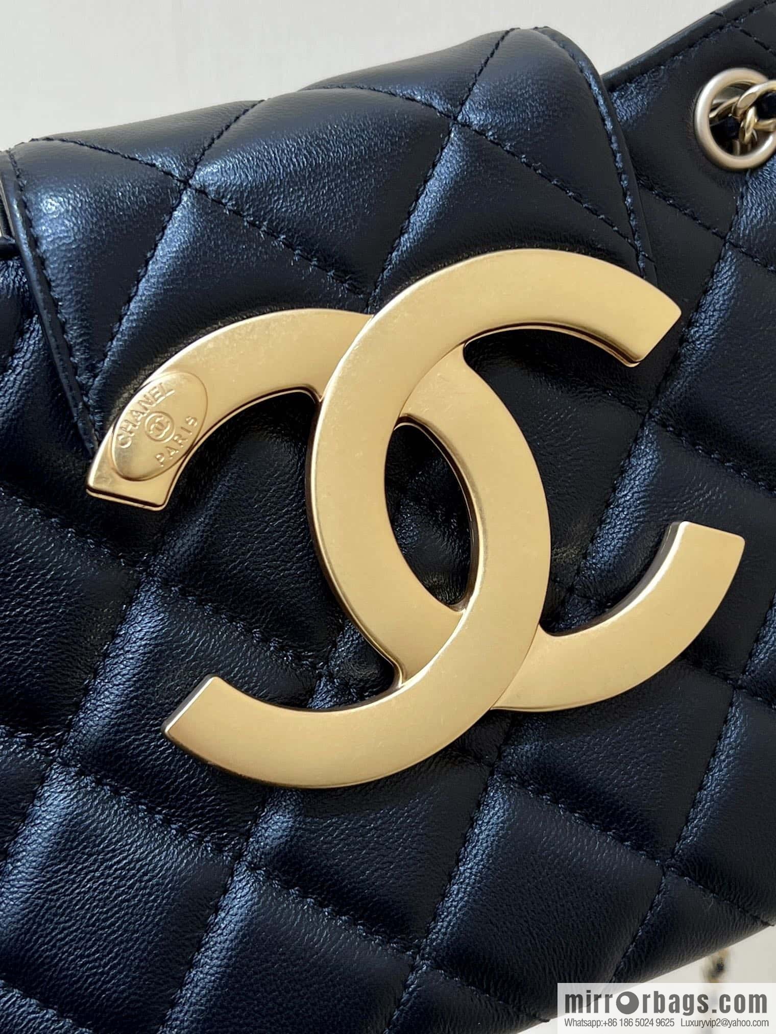 CHANEL 24C early spring vacation series, big double C Vintage messenger bag AS4609 black