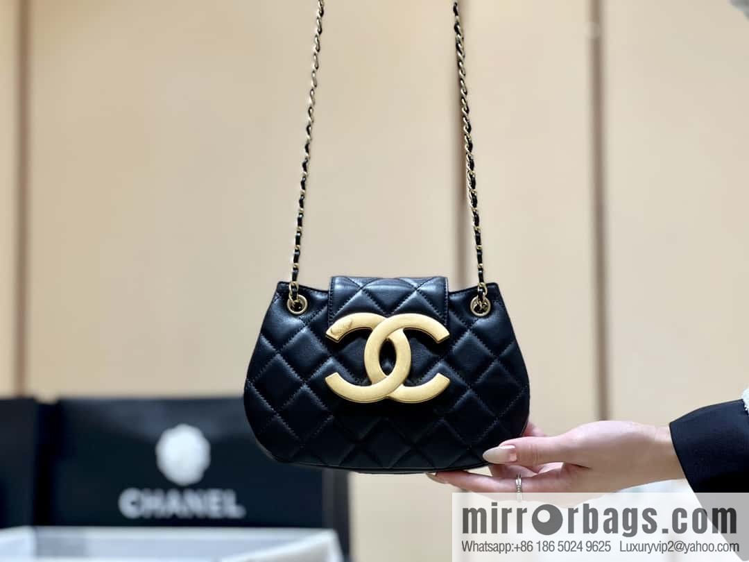 CHANEL 24C early spring vacation series, big double C Vintage messenger bag AS4609 black