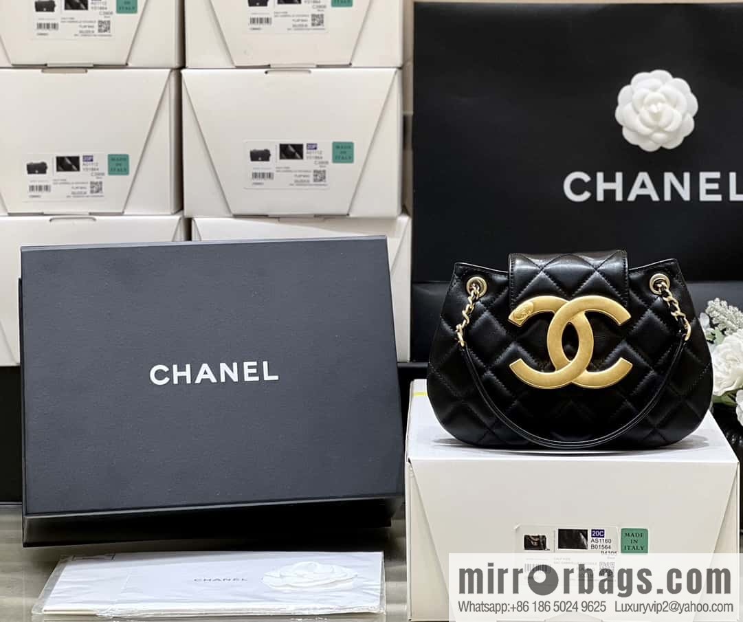 CHANEL 24C early spring vacation series, big double C Vintage messenger bag AS4609 black