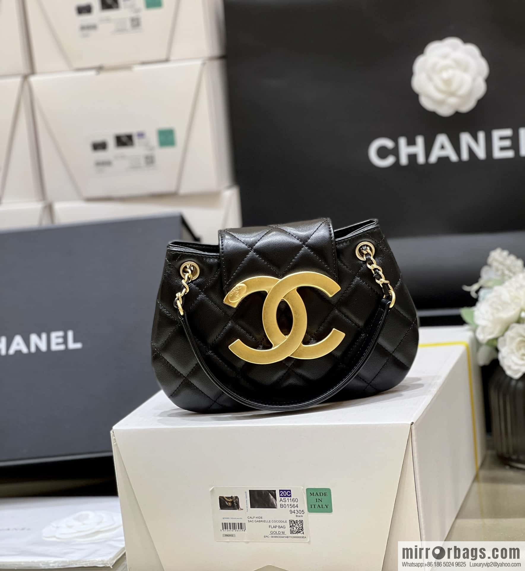 CHANEL 24C early spring vacation series, big double C Vintage messenger bag AS4609 black