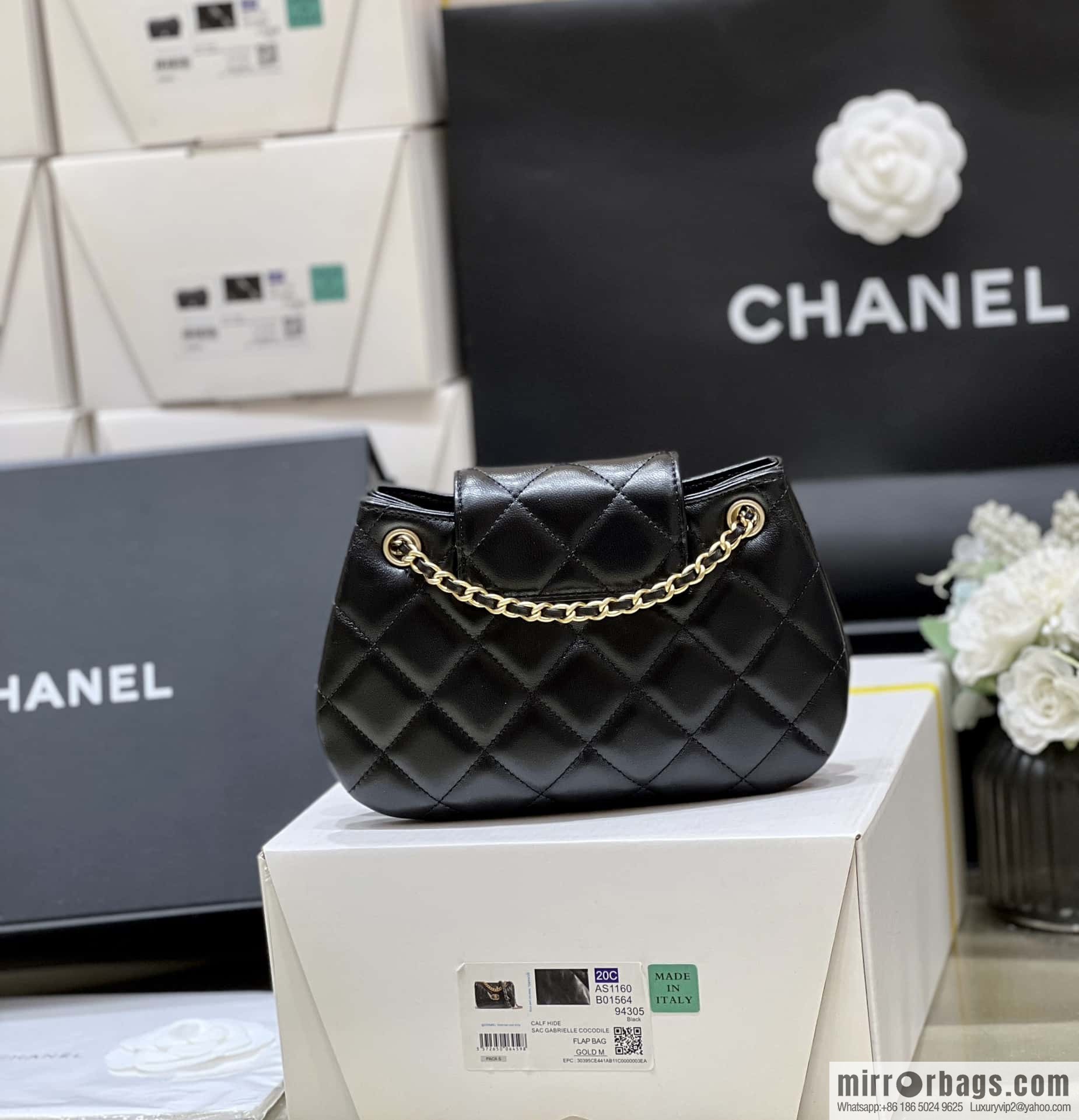 CHANEL 24C early spring vacation series, big double C Vintage messenger bag AS4609 black