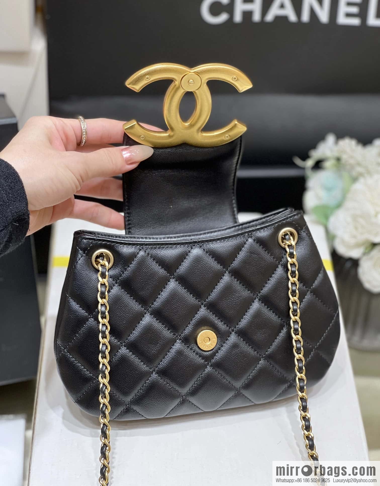 CHANEL 24C early spring vacation series, big double C Vintage messenger bag AS4609 black