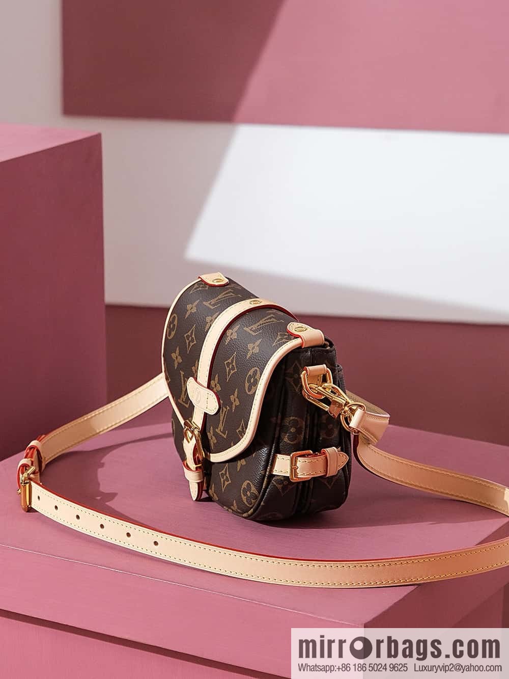 LV M46740 SAUMUR BB Gemini series handbag