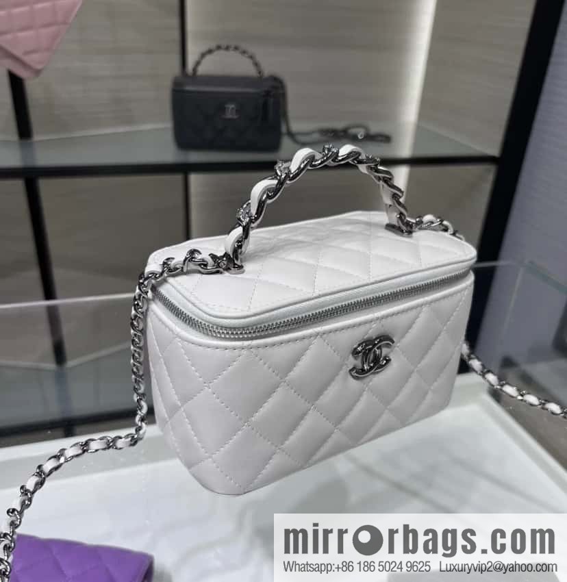 CHANEL 23K Rhinestone handle long box AP3593 B14291 10601