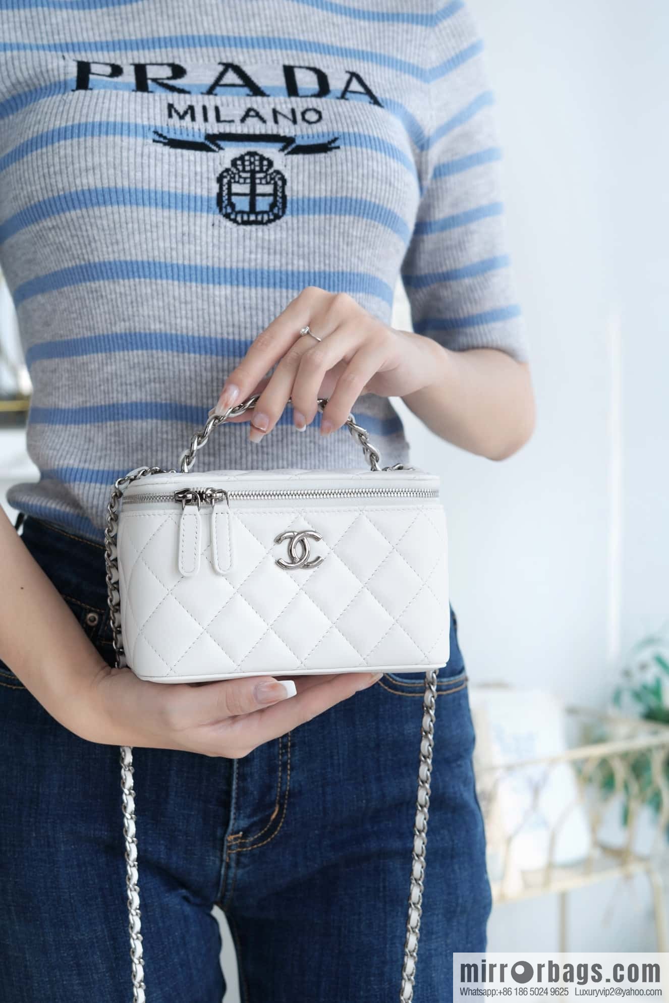 CHANEL 23K Rhinestone handle long box AP3593 B14291 10601