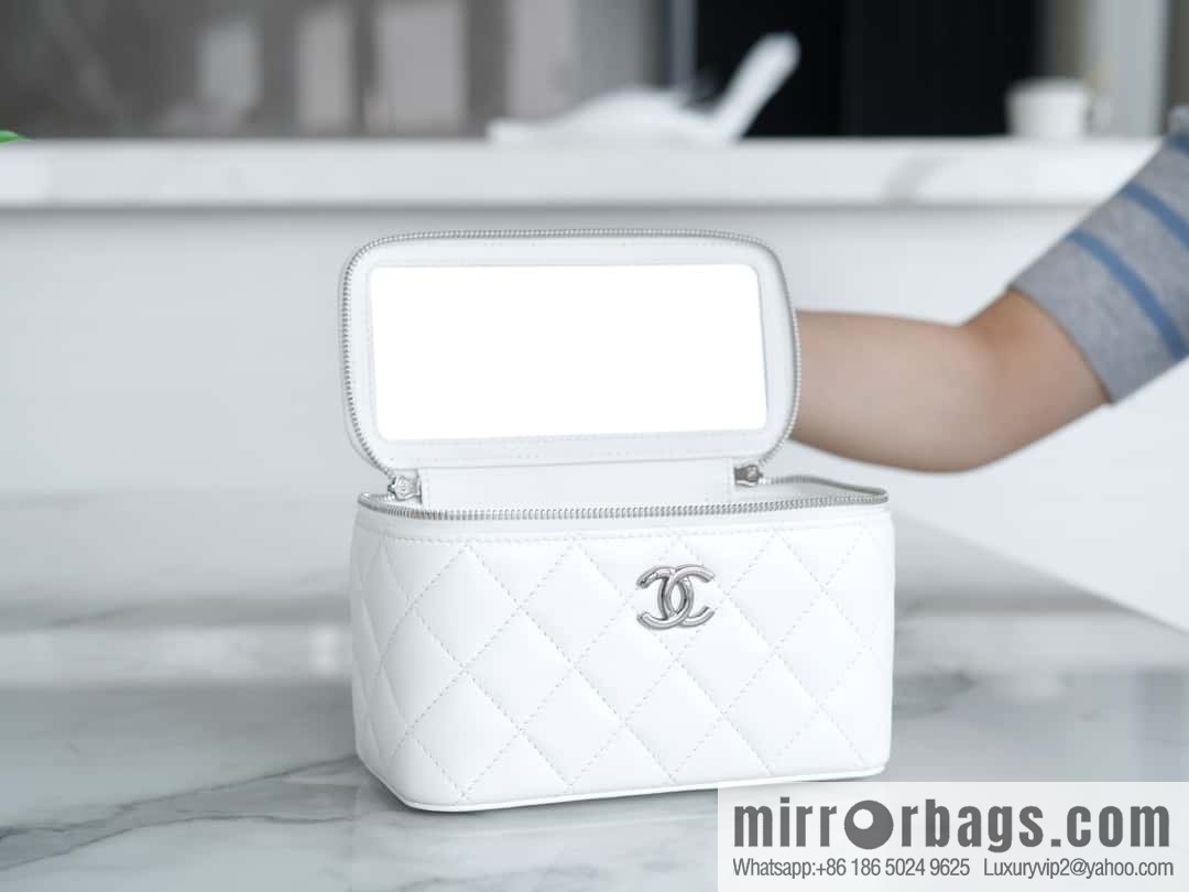 CHANEL 23K Rhinestone handle long box AP3593 B14291 10601