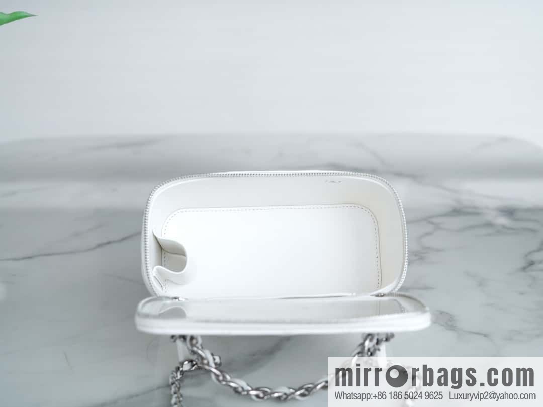 CHANEL 23K Rhinestone handle long box AP3593 B14291 10601