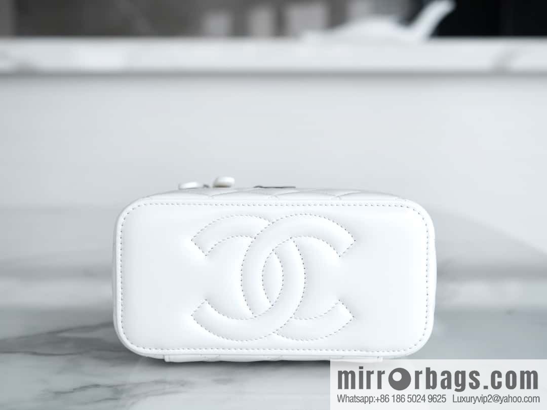 CHANEL 23K Rhinestone handle long box AP3593 B14291 10601