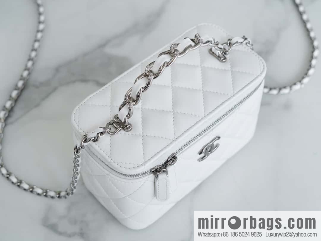 CHANEL 23K Rhinestone handle long box AP3593 B14291 10601