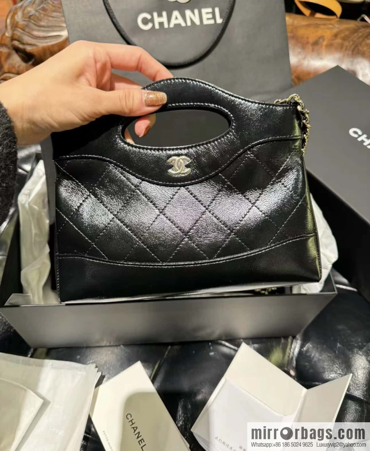 CHANEL 24C Early Spring Holiday Series 31bag nano AS3656