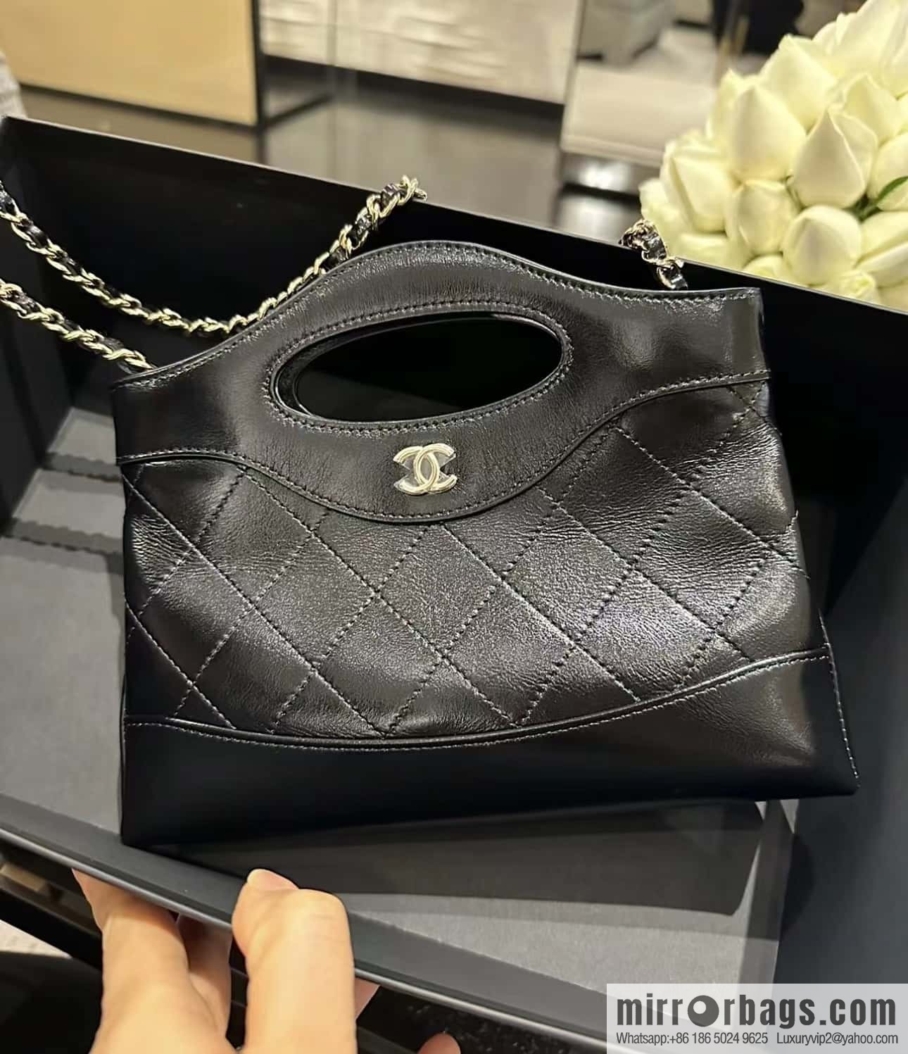 CHANEL 24C Early Spring Holiday Series 31bag nano AS3656