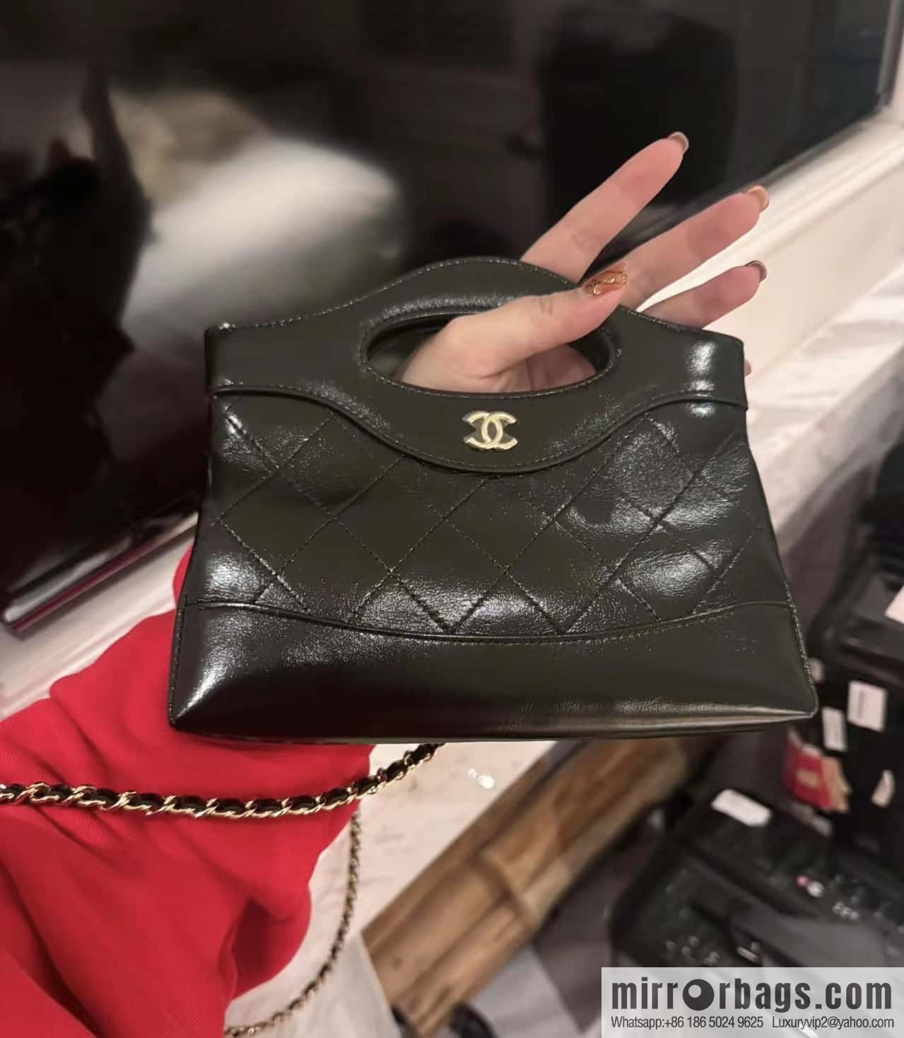 CHANEL 24C Early Spring Holiday Series 31bag nano AS3656