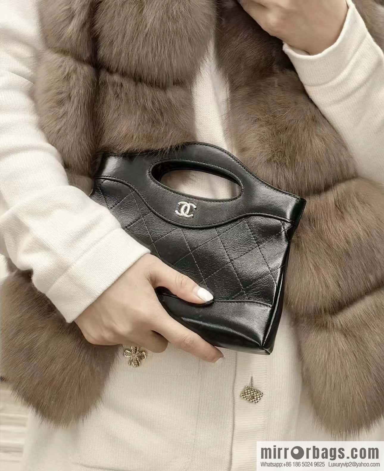 CHANEL 24C Early Spring Holiday Series 31bag nano AS3656