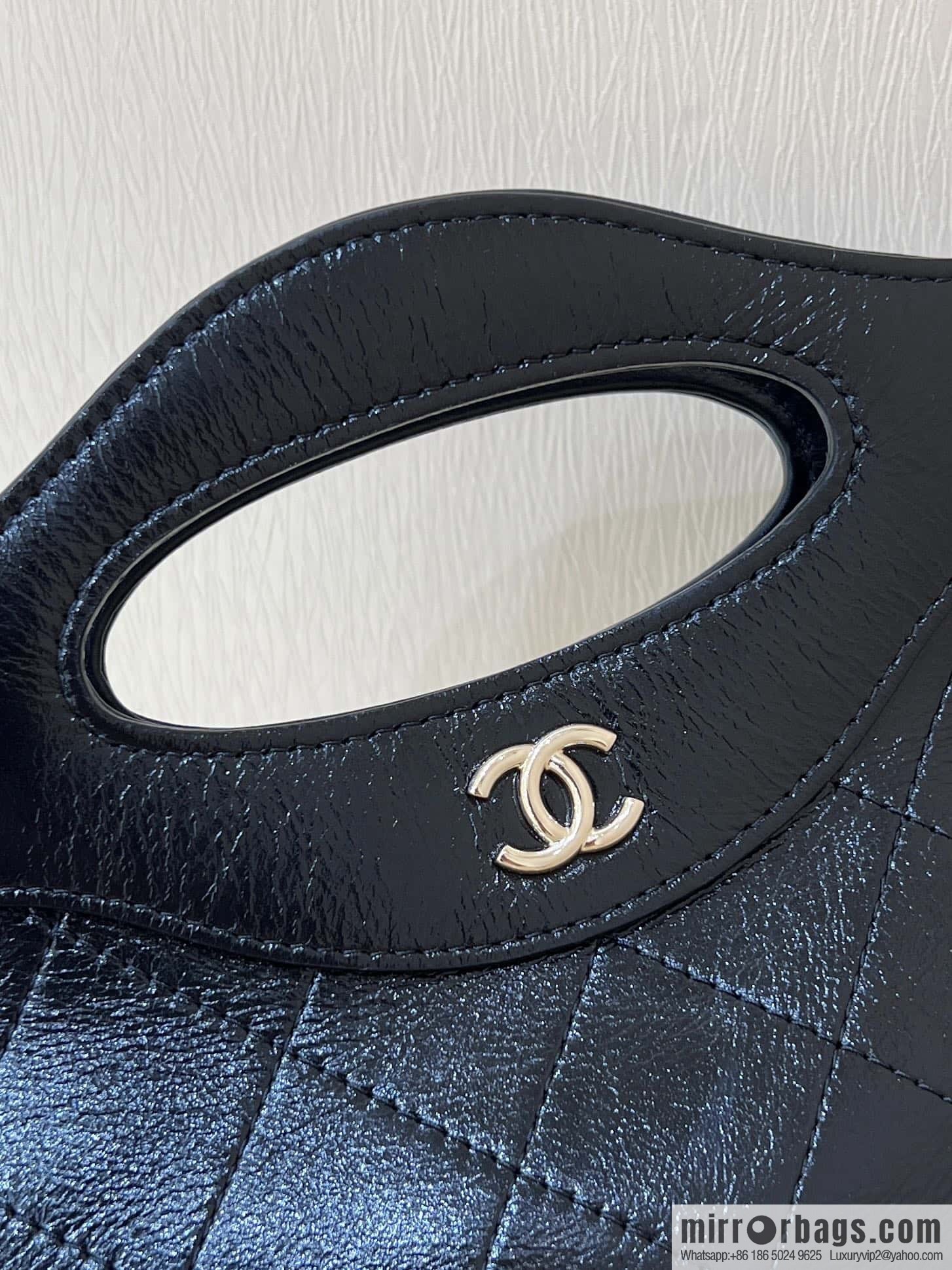 CHANEL 24C Early Spring Holiday Series 31bag nano AS3656