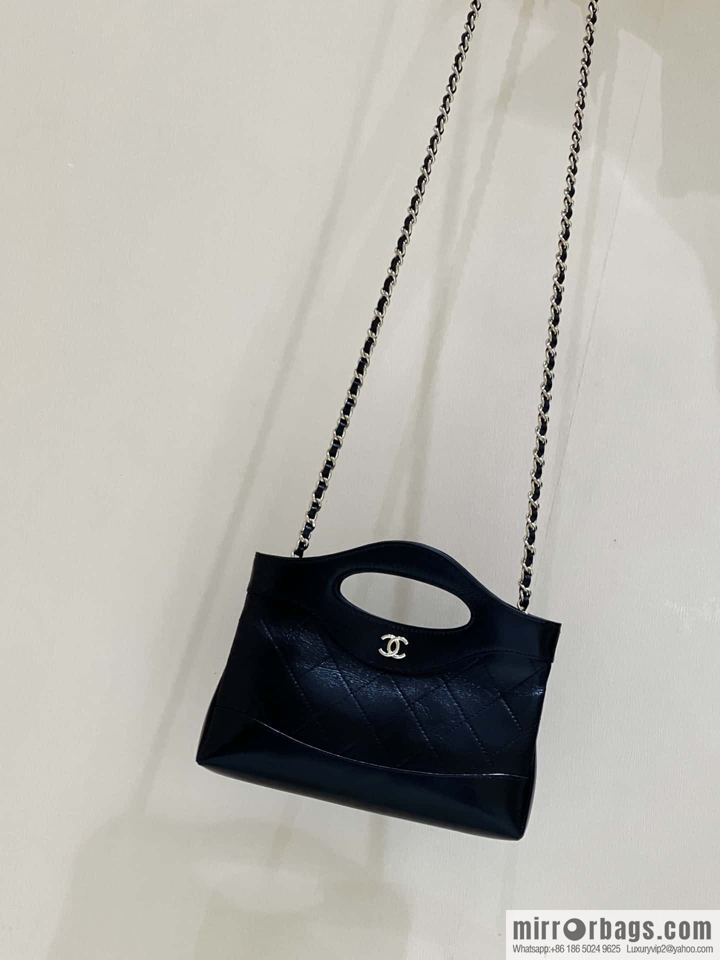 CHANEL 24C Early Spring Holiday Series 31bag nano AS3656