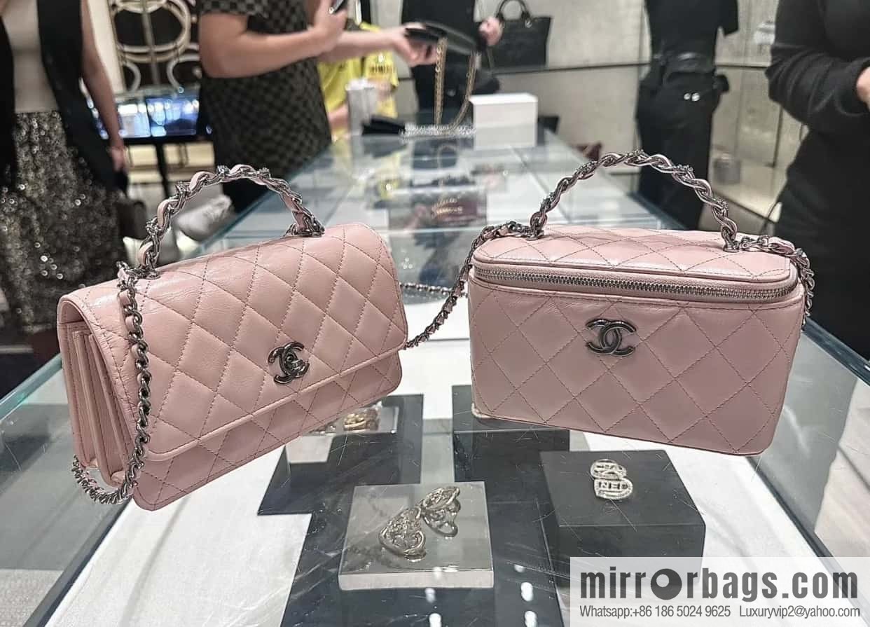 CHANEL 23K Rhinestone handle long box AP3593 pink