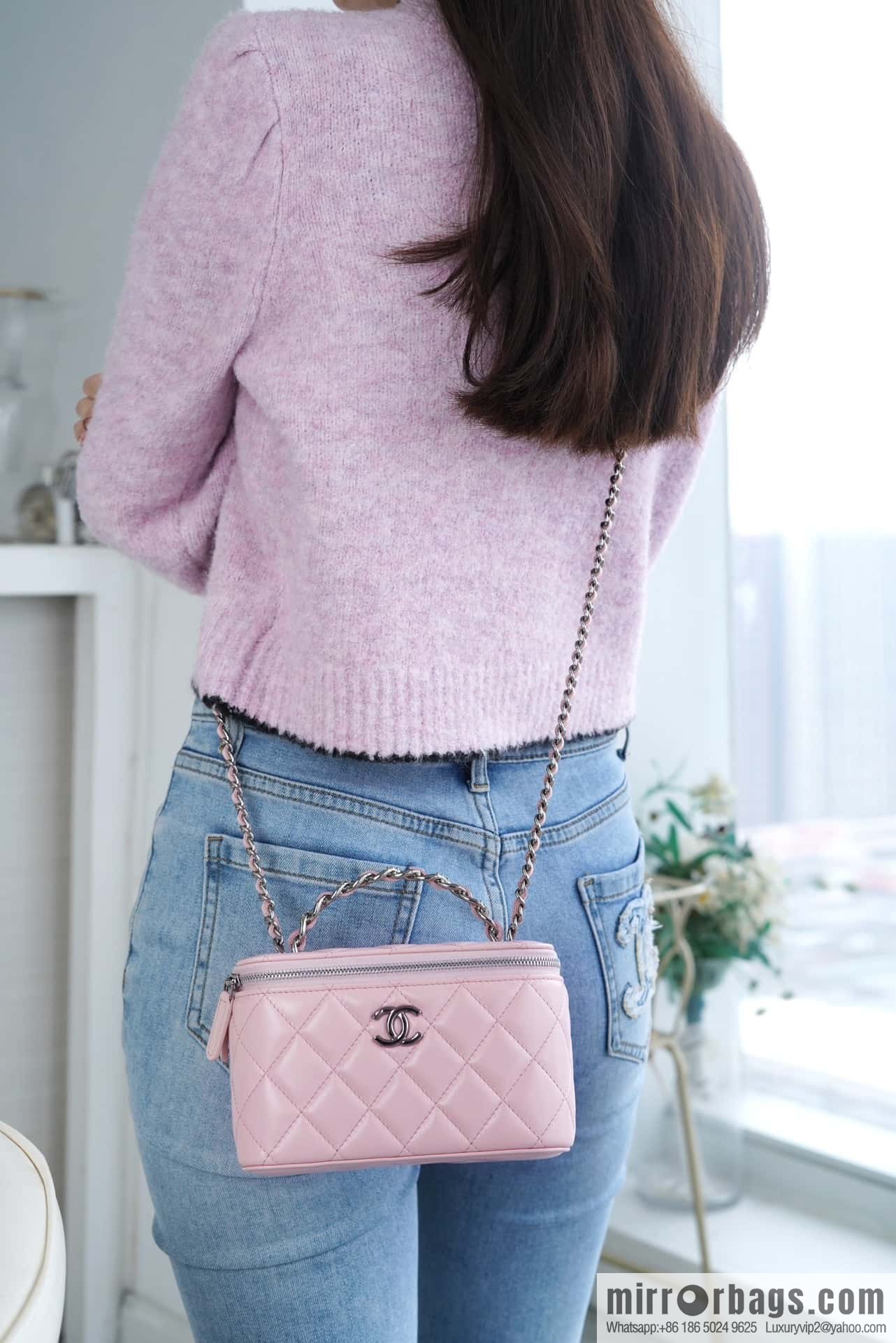 CHANEL 23K Rhinestone handle long box AP3593 pink